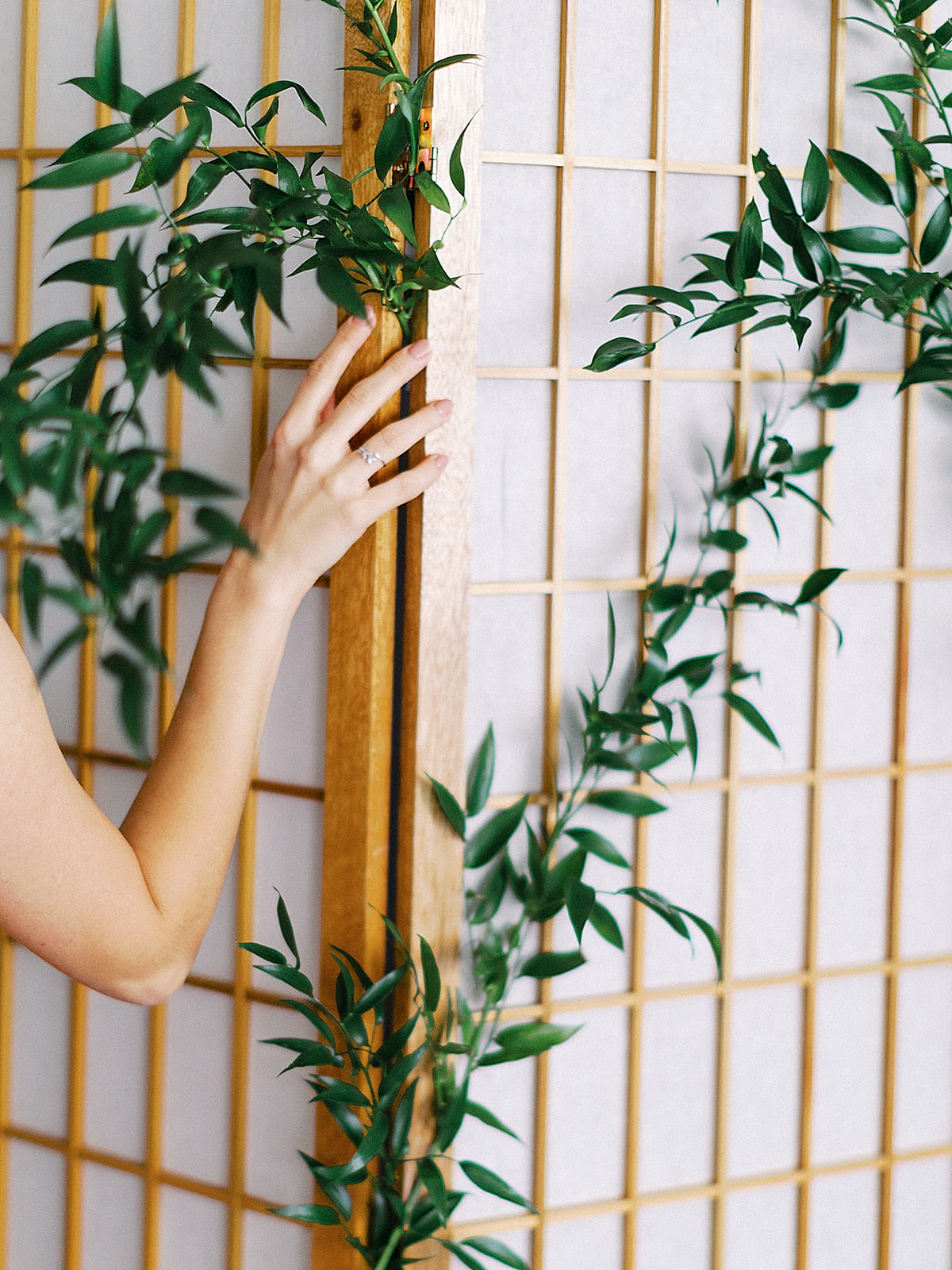 https://www.pressedflowersboudoir.com/wp-content/uploads/2020/05/indoor-boudoir-session-with-colorful-florals_0217.jpg