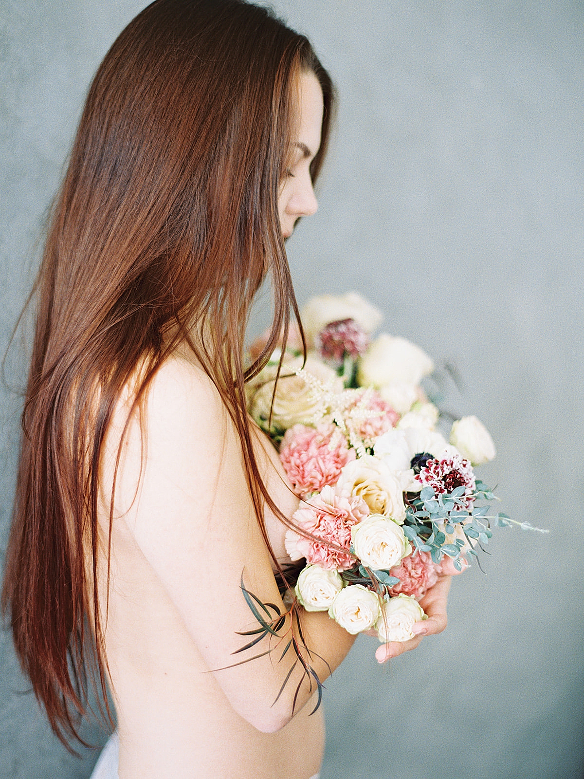 https://www.pressedflowersboudoir.com/wp-content/uploads/2020/05/indoor-boudoir-session-with-colorful-florals_0219.jpg