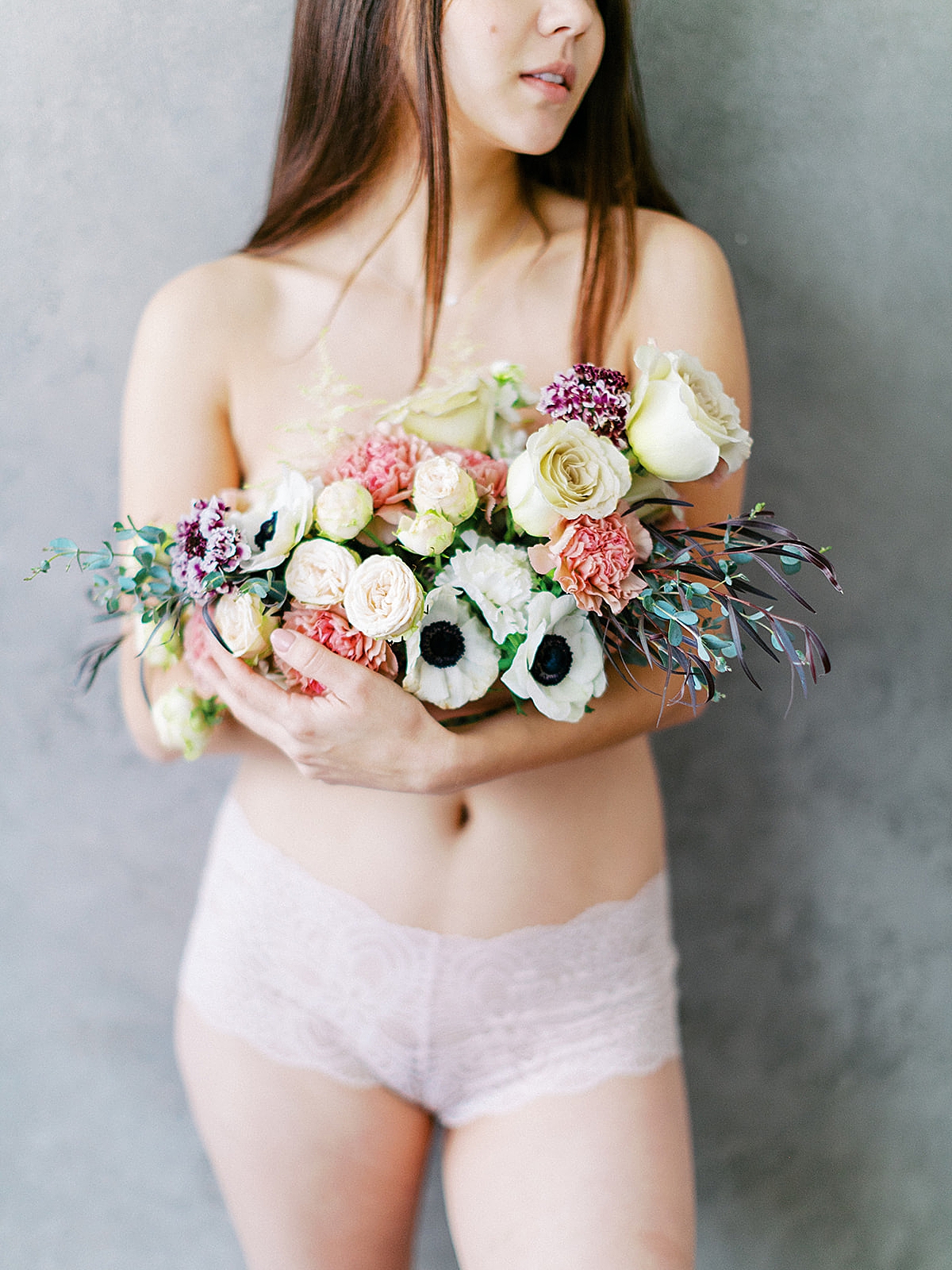 https://www.pressedflowersboudoir.com/wp-content/uploads/2020/05/indoor-boudoir-session-with-colorful-florals_0221.jpg