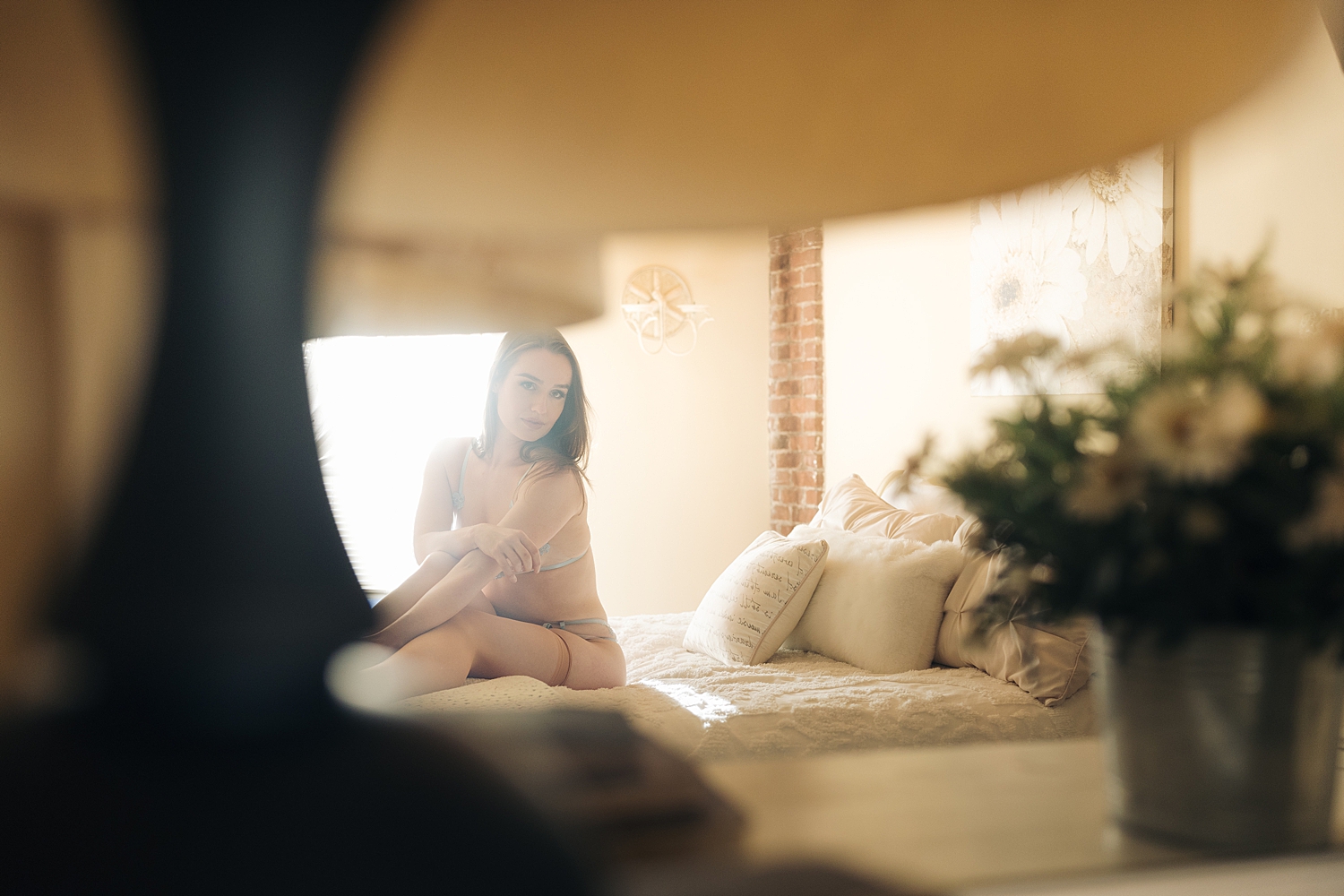 https://www.pressedflowersboudoir.com/wp-content/uploads/2021/02/warm-sun-indoor-boudoir-photos_1010.jpg