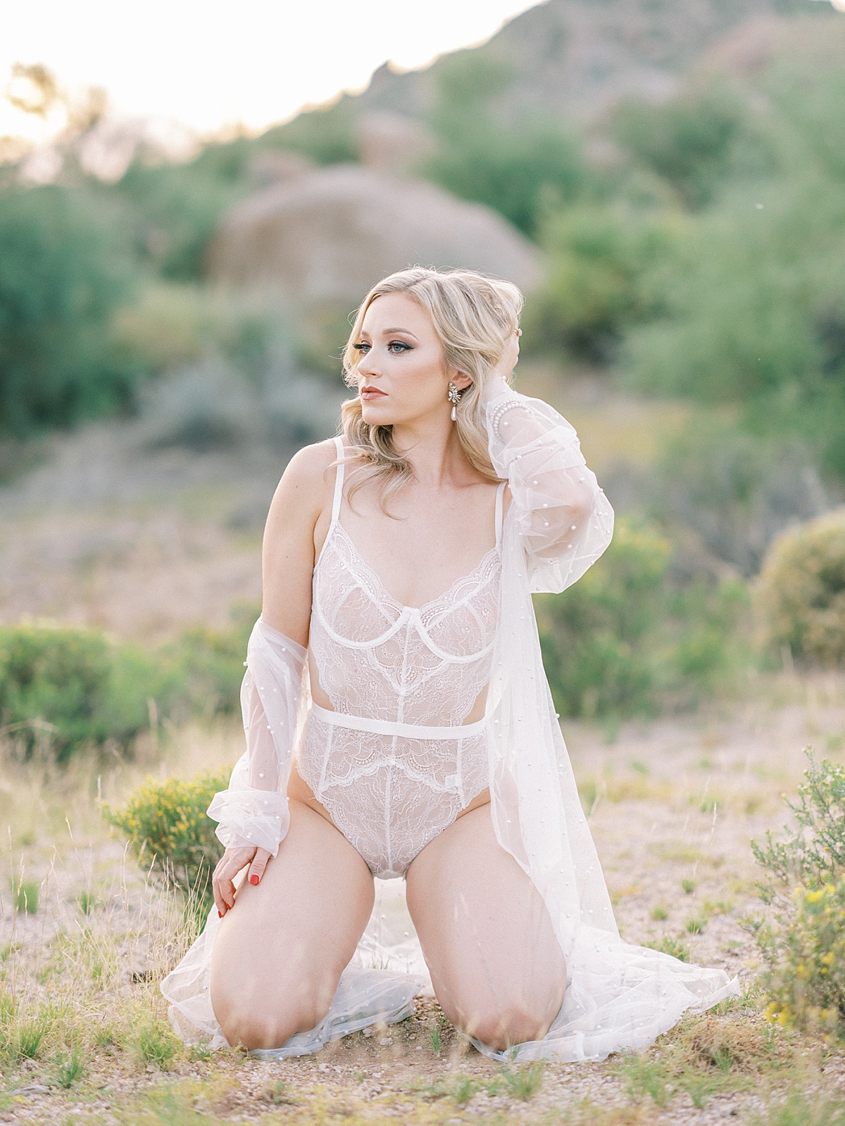 https://www.pressedflowersboudoir.com/wp-content/uploads/2022/02/desert-bridal-boudoir_1639.jpg