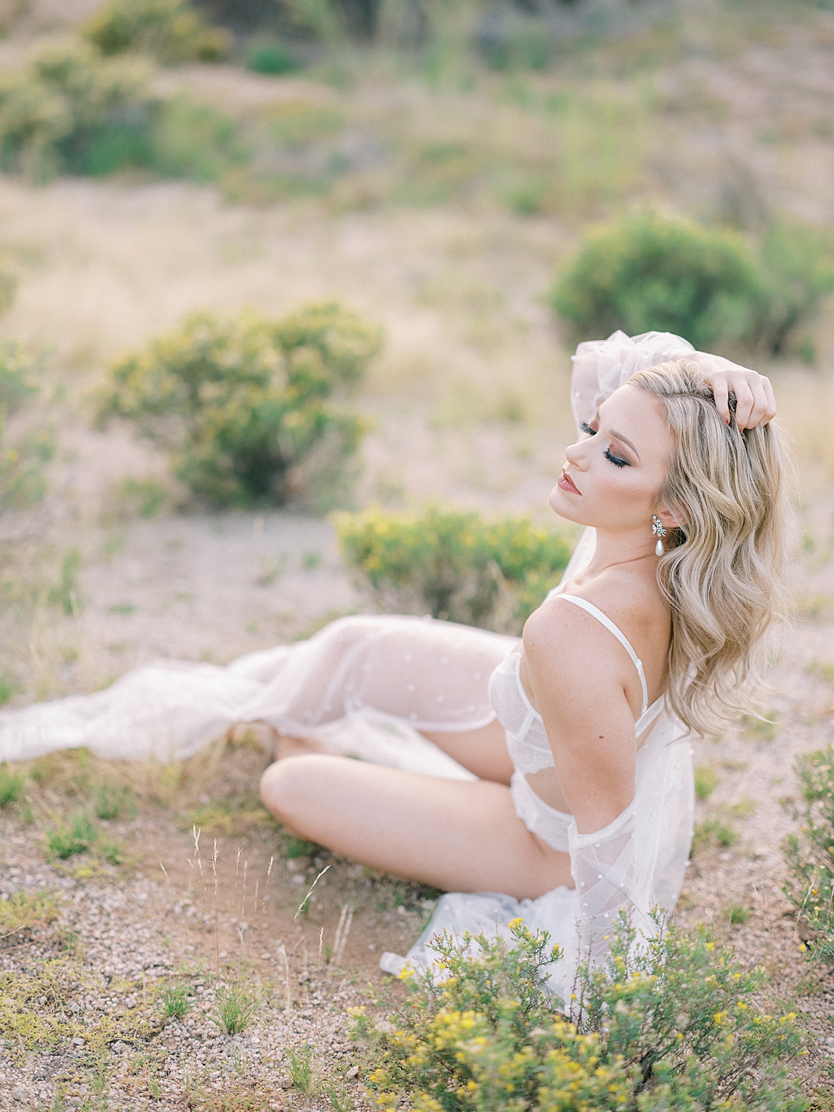 https://www.pressedflowersboudoir.com/wp-content/uploads/2022/02/desert-bridal-boudoir_1643.jpg