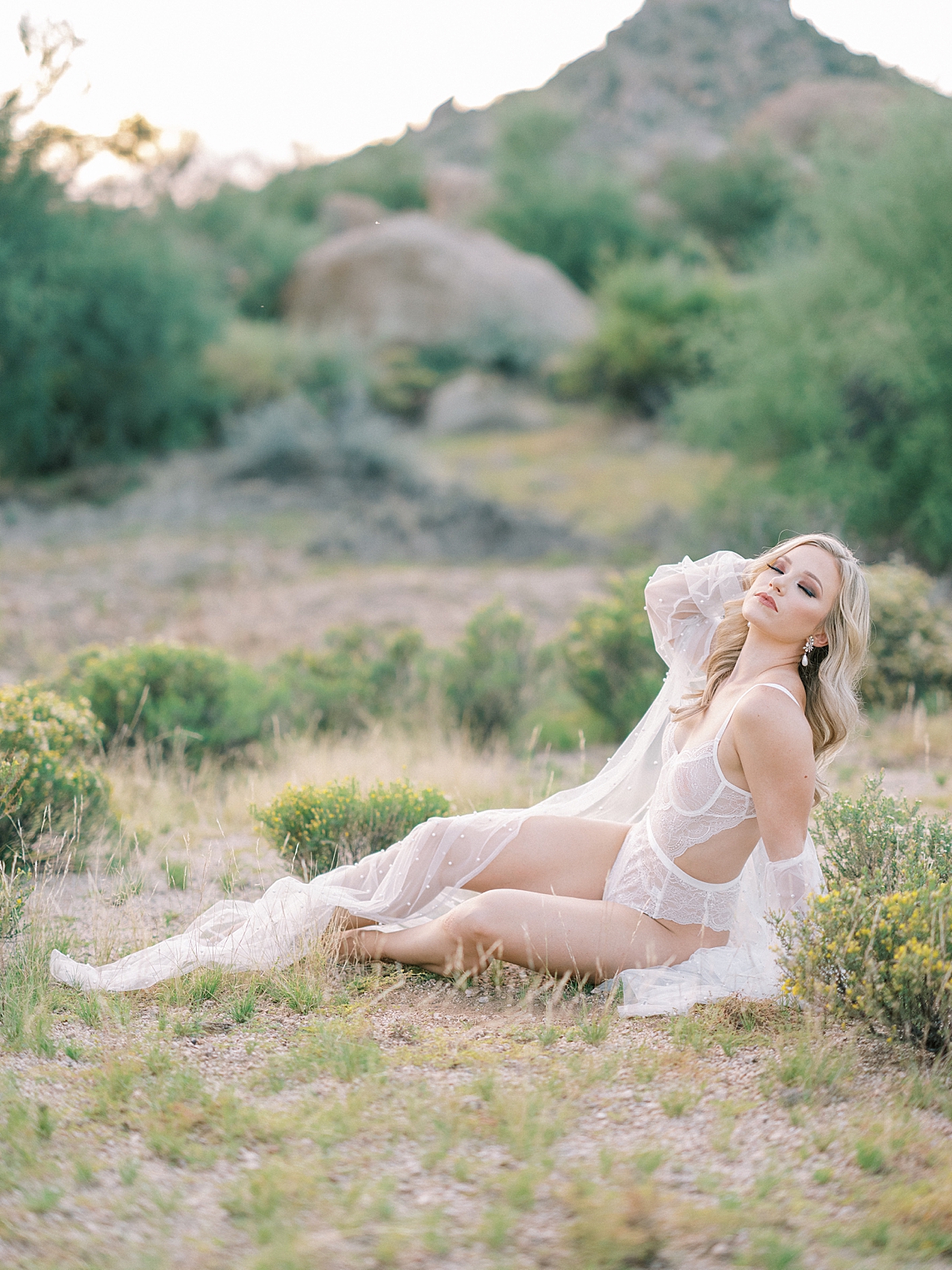 https://www.pressedflowersboudoir.com/wp-content/uploads/2022/02/desert-bridal-boudoir_1650.jpg