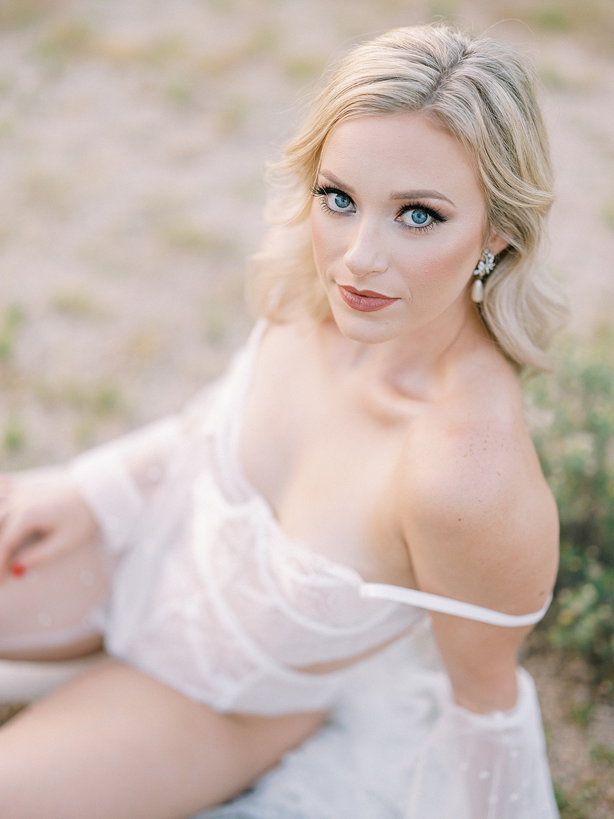 https://www.pressedflowersboudoir.com/wp-content/uploads/2022/02/desert-bridal-boudoir_1651.jpg