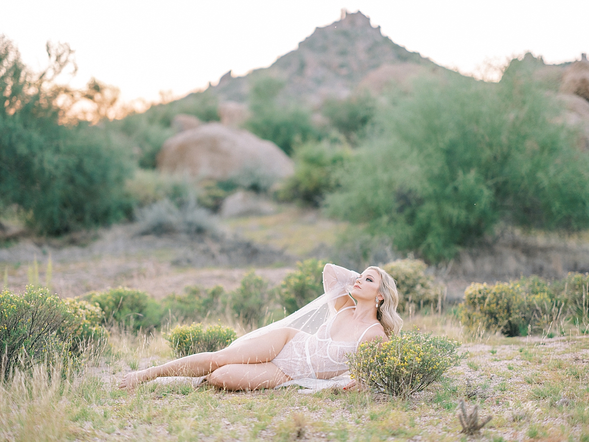 https://www.pressedflowersboudoir.com/wp-content/uploads/2022/02/desert-bridal-boudoir_1652.jpg