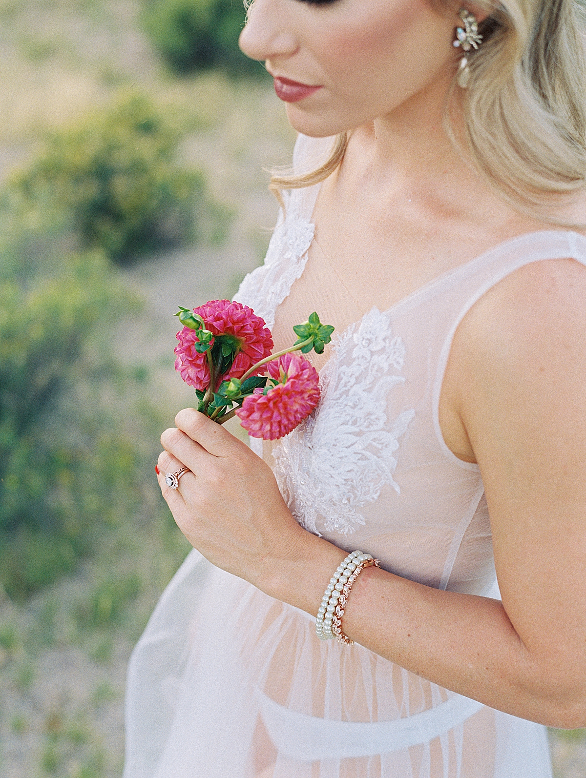 https://www.pressedflowersboudoir.com/wp-content/uploads/2022/02/desert-bridal-boudoir_1653.jpg