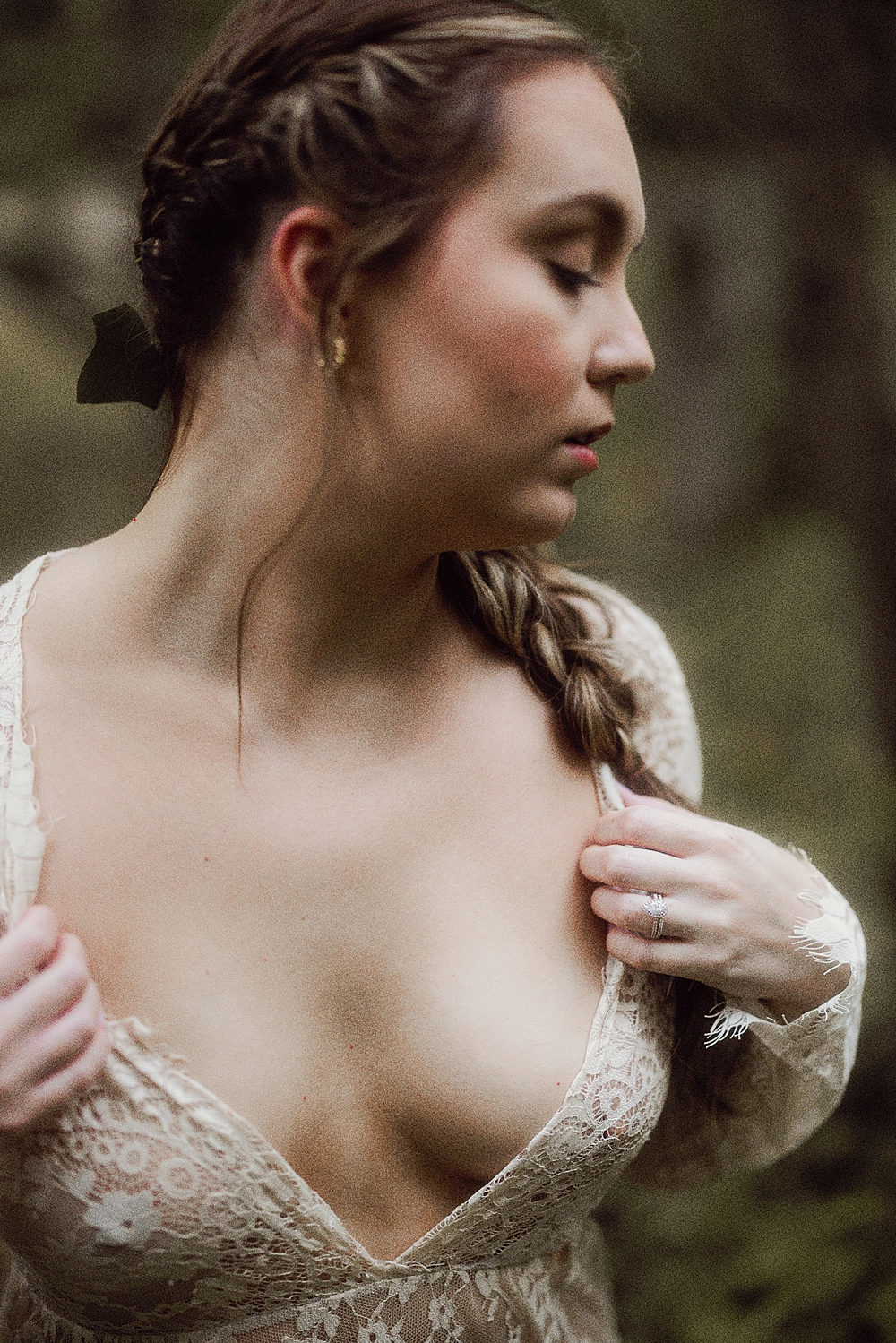 https://www.pressedflowersboudoir.com/wp-content/uploads/2023/03/forest-boudoir_2953.jpg